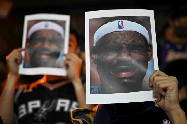 1620889265067038445.jpg 15lebron2-superJumbo-v2.jpg